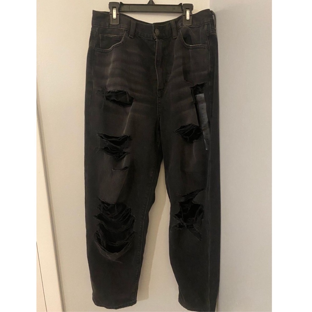 American Eagle Distressed Jeans